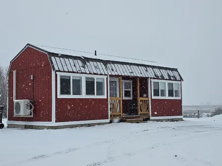 Sunset Ranch Cottage with Views
