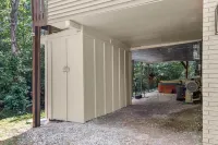 The Biker Bunker- Hot Tub - Next to MTB & Close to Downtown Bentonville