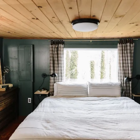 CAPER CABIN at Black Rock Mountain Clayton, GA- A Hiker's Haven