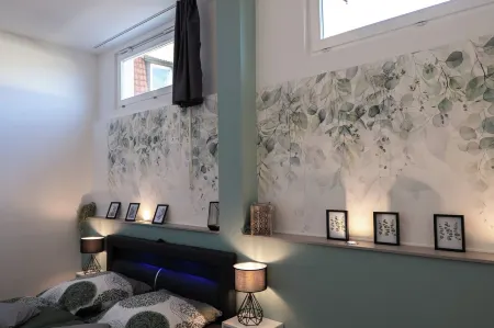 140 qm Eisenach Stadtzentrum mit 4 Schlafzimmern, 2 Bäder, Großes Wohn/esszimmer Отели в г. Айзенах