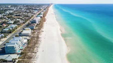 Southern Colour, A Stylish Coastal Beach Retreat Across From the Beach!