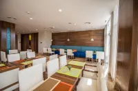 Hampton by Hilton Santo Domingo Airport Hotels in La Caleta