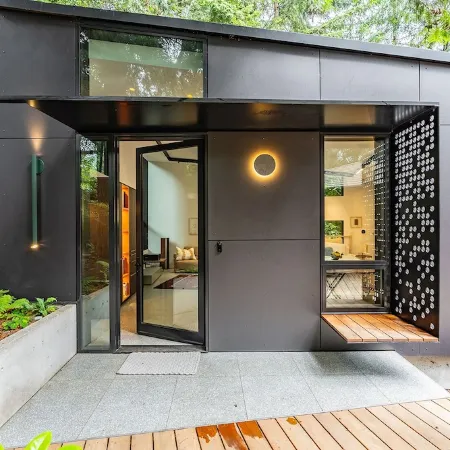 Hip Modern Studio in serene central Bellevue with AC, WiFi, Kitchen, TV
