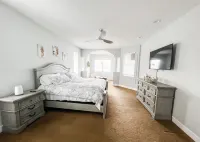 Dream Catcher, Where Your Dreams Come True! Beachy Waterfront Villa Heated Pool