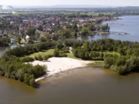 Apartment Steinhude. 115sqm + 30sqm loggia between bathing island and promenade Hotels in Steinhude
