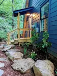Modern A-Frame ~ Creeks & River Nearby ~ 8 Miles from Downtown Chattanooga