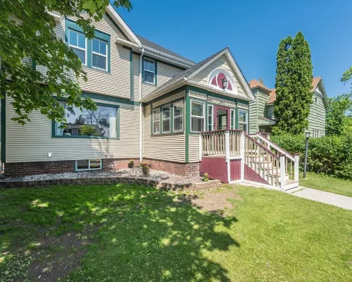 Leraan House. Historic Home in Duluth/Superior Hotels in Superior