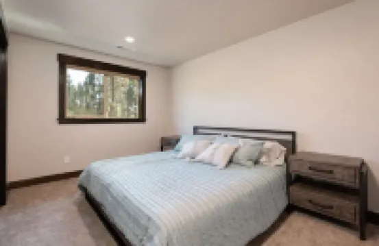 Newly Constructed Apartment in Prime Location!