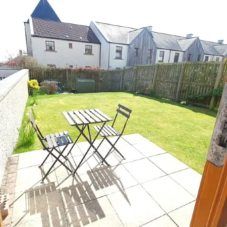 2 bedroom garden apartment, Crail, Roseford Apartment with private parking