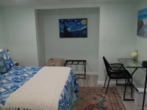 Santa Barbara Mermaid's Cove- Cozy 1-bedroom Apartment with A/C, WiFi, and W&D