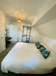 Cosy 2 bedroom detached home in Bromley with secure off-street parking