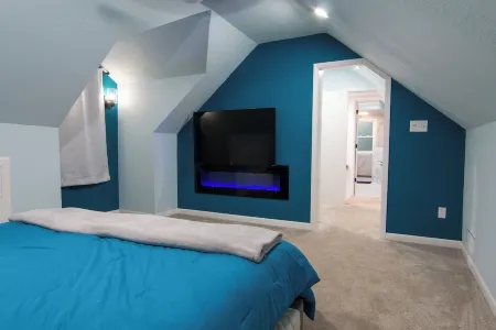 Modern and Convenient Waukesha 3BR home with 2 King Beds