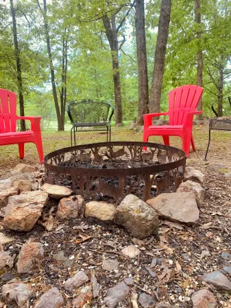 Lake Road Log Cabin A — Million Dollar Ozark view!