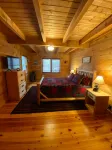 Escape to Our Serene Farm Cabin, Surrounded by Beautiful Rolling Pastures!<br>