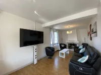 Village center, house, garden, walking distance to the beach, parking