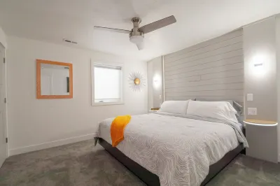 Natures Best Modern - Amazing GETAWAY, 2- Person LED Shower, 75" TV, King Bed