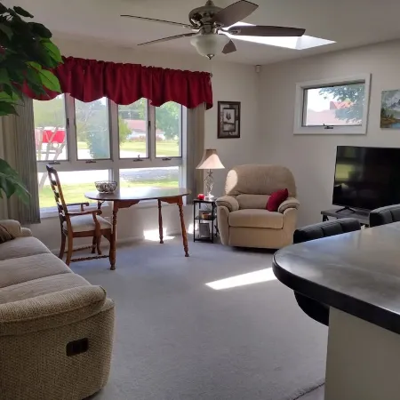 Charming suite in Marion IN, right next to Indiana Wesleyan University