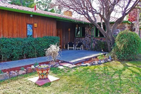 Tallies Camp at the Sage Guesthouse formerly the 19th Hole