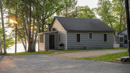 Webb Lake, Hackensack, Northern MN - 3 Bedroom, Sleeps 6 - Cabin #3 Blue Water