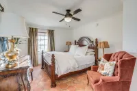 Foothills Luxury Casita with Private Pickleball Court