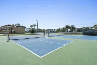 The Beach Pad~6 Min Walk to Beach~Pool-Boat Access