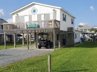 Deep-Water Canal Front Coastal Cottage Only Steps to the Beach & Pet Friendly!