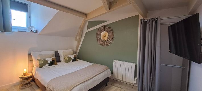 Charming Studio in Historic Residence, Notre Dame View Ξενοδοχεία στην πόλη Cholet