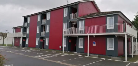 Brit Hotel Essentiel Albi Parc des Expos Отели в г. Ле-Секестр