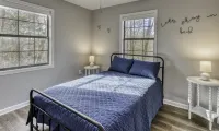 Lake, Fun, BBQ & Family. Charming & Cozy Home!