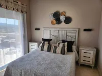 Ático Esquinero con Vistas al Valle del Este y a al mar con Piscina Comunitaria