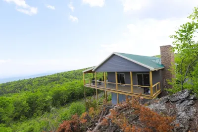 Secluded Mountain Cabin with Spectacular Views- Hiker's Dream
