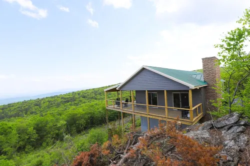 Secluded Mountain Cabin with Spectacular Views- Hiker's Dream