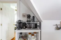 Renovated 2BR Retreat / Modern Comforts Included Hotels in Bridgeport