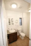 Cheerful 1 bedroom, Close to Beaches, Central Location