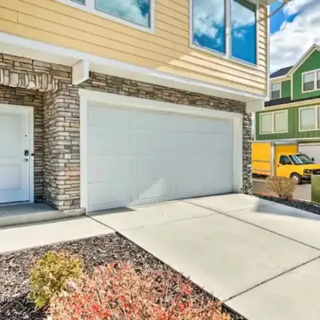 Newer 3 bdr near Snowbasin, Hill AFB, Ogden, Pets