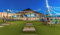Cozy 1-Br/1-BA Modern Tiny Home w/Pool & Hot Tub & Spacious Yard w/Covered Patio Hotels near Space Center Houston