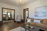 Midtown Manor: Full Kitchen + A/C + Backyard + Washer & Dryer