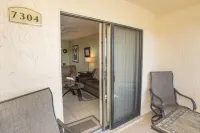 OCEAN VIEW Villa. Steps to the Beach! Pool, Hot Tub, SPECIAL OFF-SEASON RATES!
