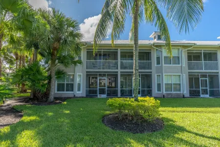 NEW Luxury 3 BR Greenlinks Condo totally remodeled!  Sleeps 8!