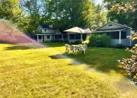 Cozy Studio Cottage with shared private beach on Newfound Lake