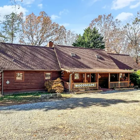 Stay at Woodscape for the 4th of July - Fiber Wifi! - Close to Callaway Gardens