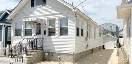 Cute Cottage, Steps to Seaside Heights Beach, Off-st Parking, Beach Badges