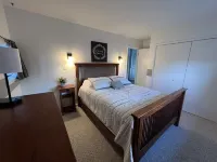 Pristine Waterfront Cottage on the Deer River Hotels near Three Rivers Kayak, Canoe Rental, and Indoor Golf Simulator