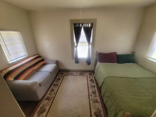 The Olde Salt Springs Cabin