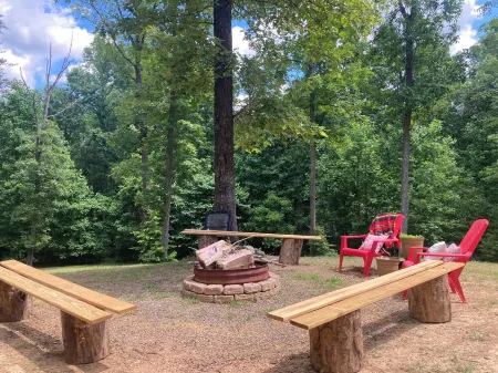 Secluded Cabin on 70 acres private land, ping pong table, Red River Gorge, KY