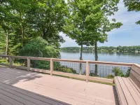 Rustic Hills Retreat...a scenic home on beautiful lake front property. Hotels in Branch County