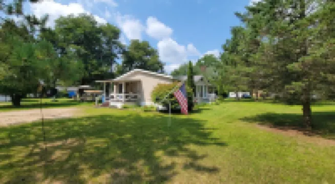 cozy vacation home with fantastic Lake access!