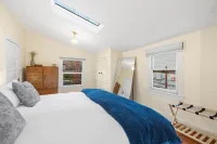 Charming house two blocks from downtown Ashland