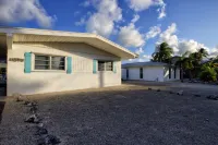 Lisa's Hideout - 3/2 Vaca Cut Canal - 75' Dock - Ground Level