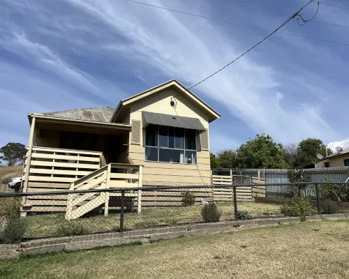 Cute and quaint country cottage in the heart of Omeo Victoria. Hotels in Omeo